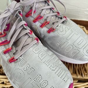 Nike Zoom Just do it silver running shoes size 7